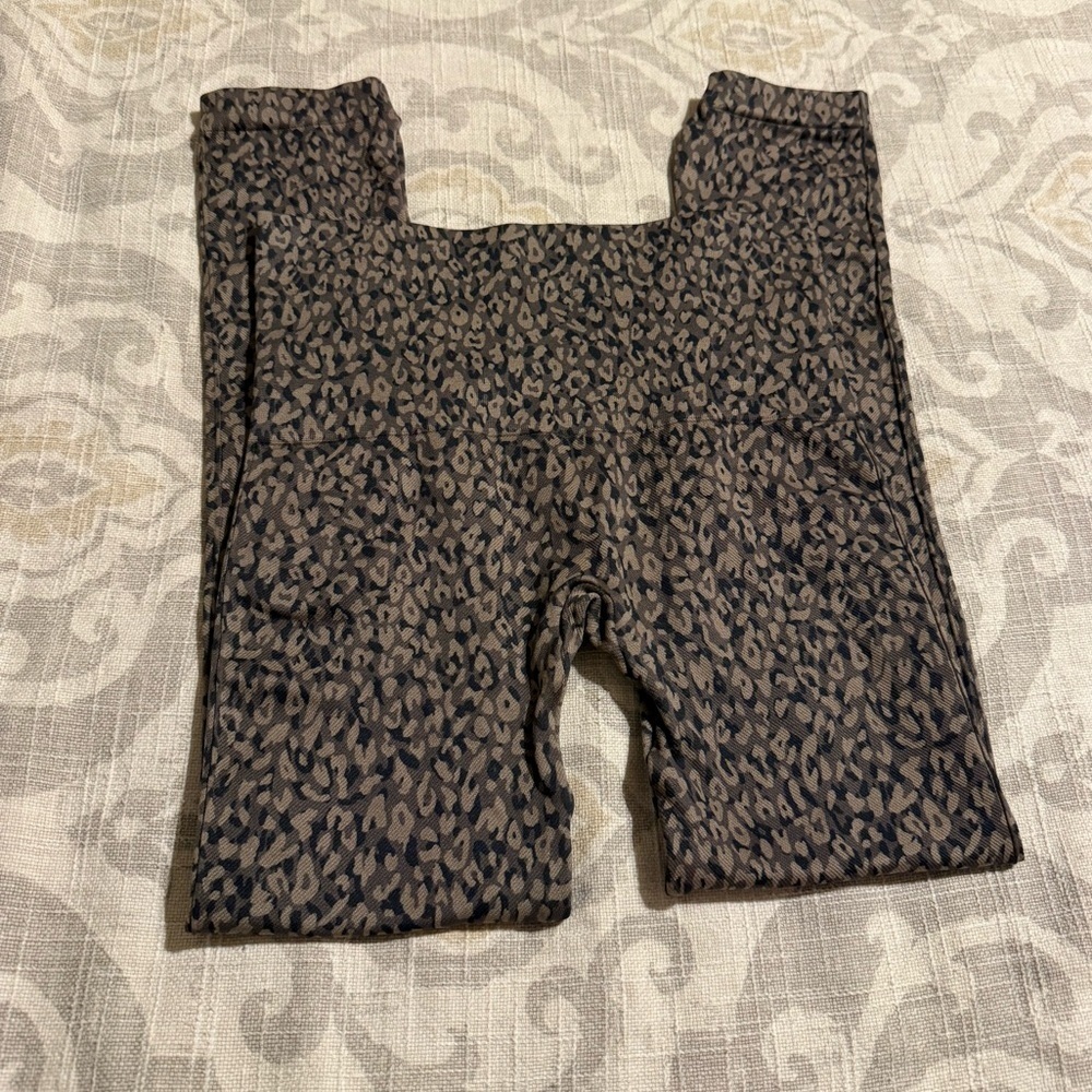 Spanx Look at me now Leopard Print Medium Leggings